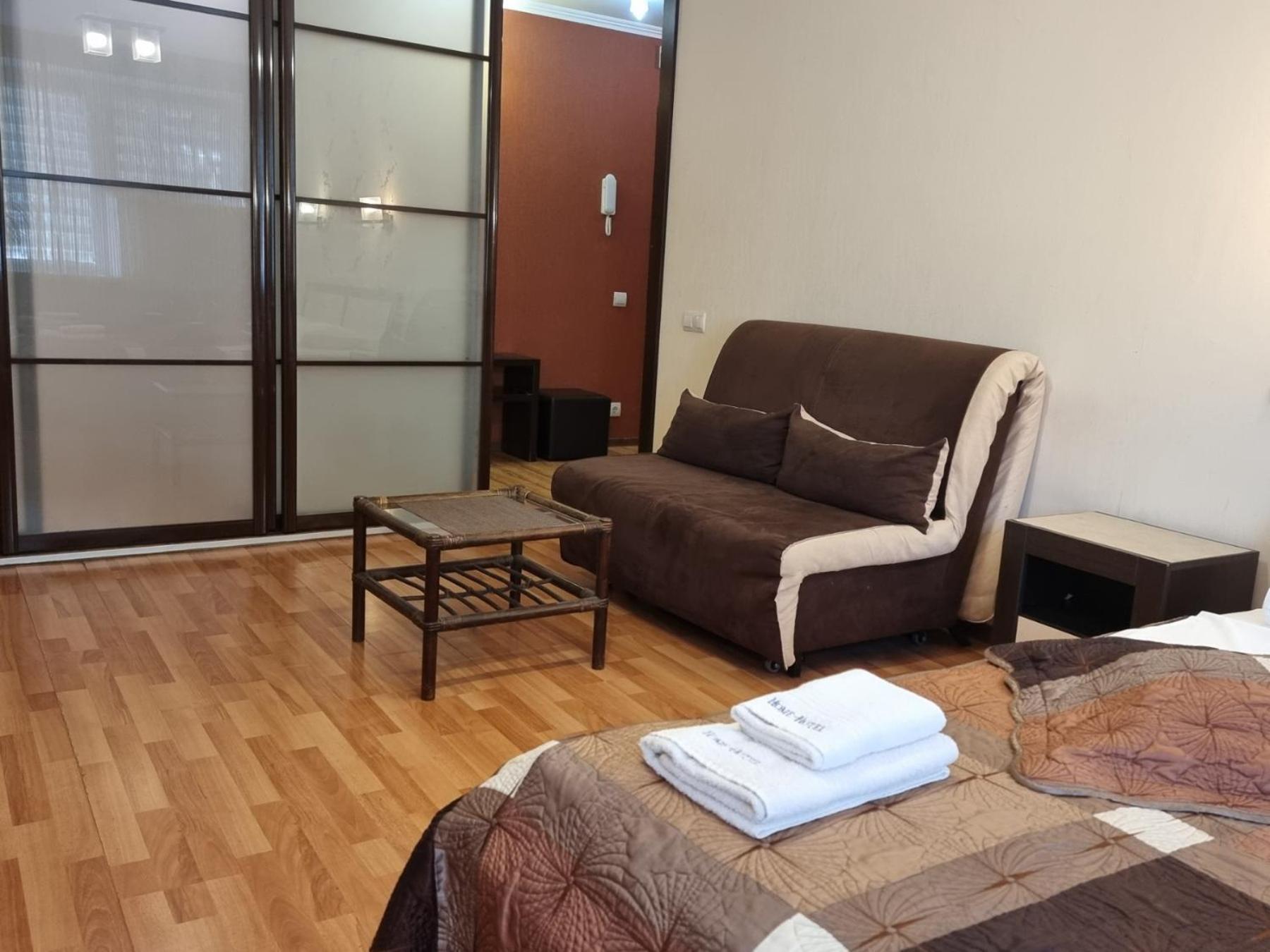 Home Hotel Apartments On Kontraktova Ploshcha Kiev Esterno foto