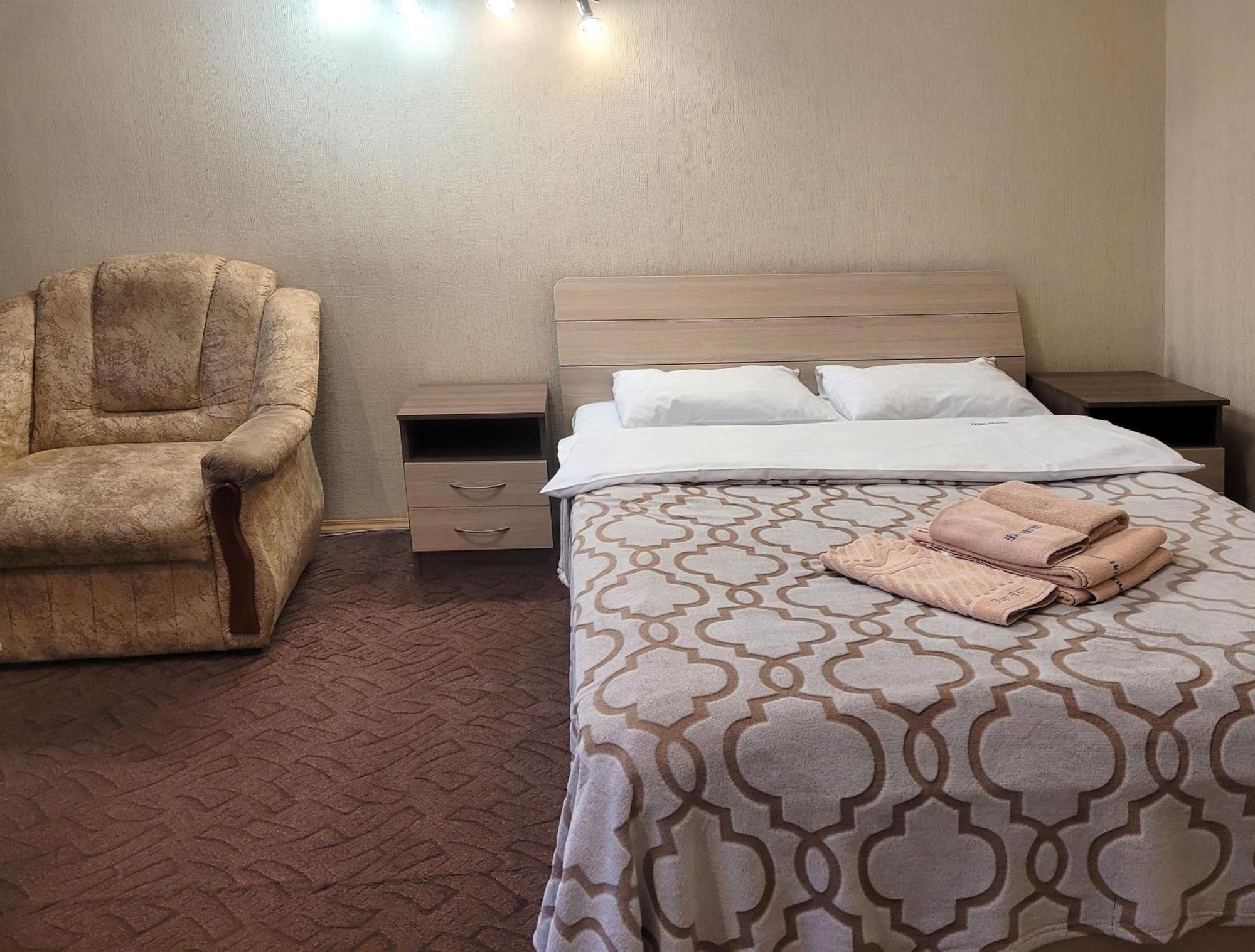 Home Hotel Apartments On Kontraktova Ploshcha Kiev Esterno foto
