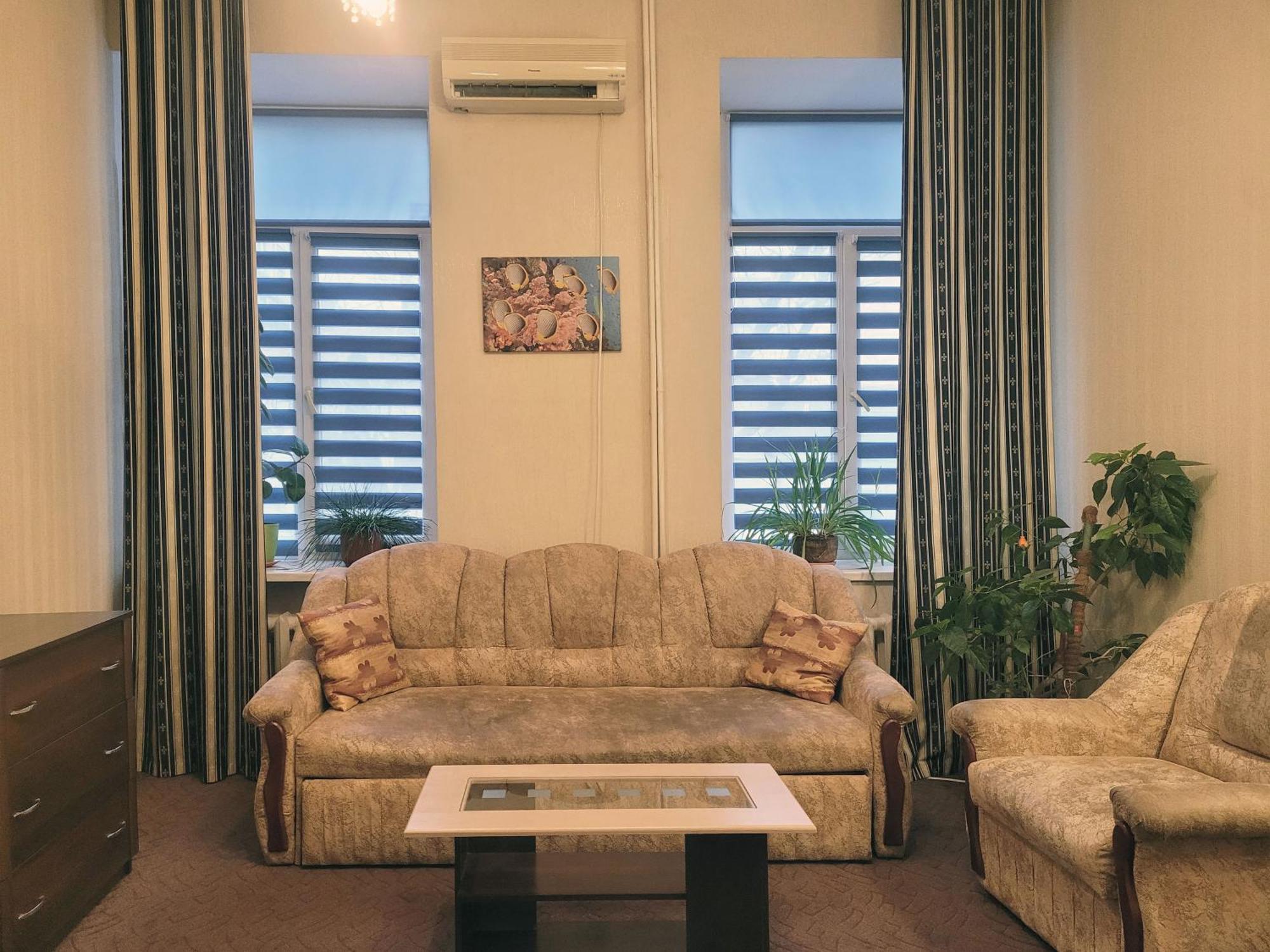 Home Hotel Apartments On Kontraktova Ploshcha Kiev Esterno foto