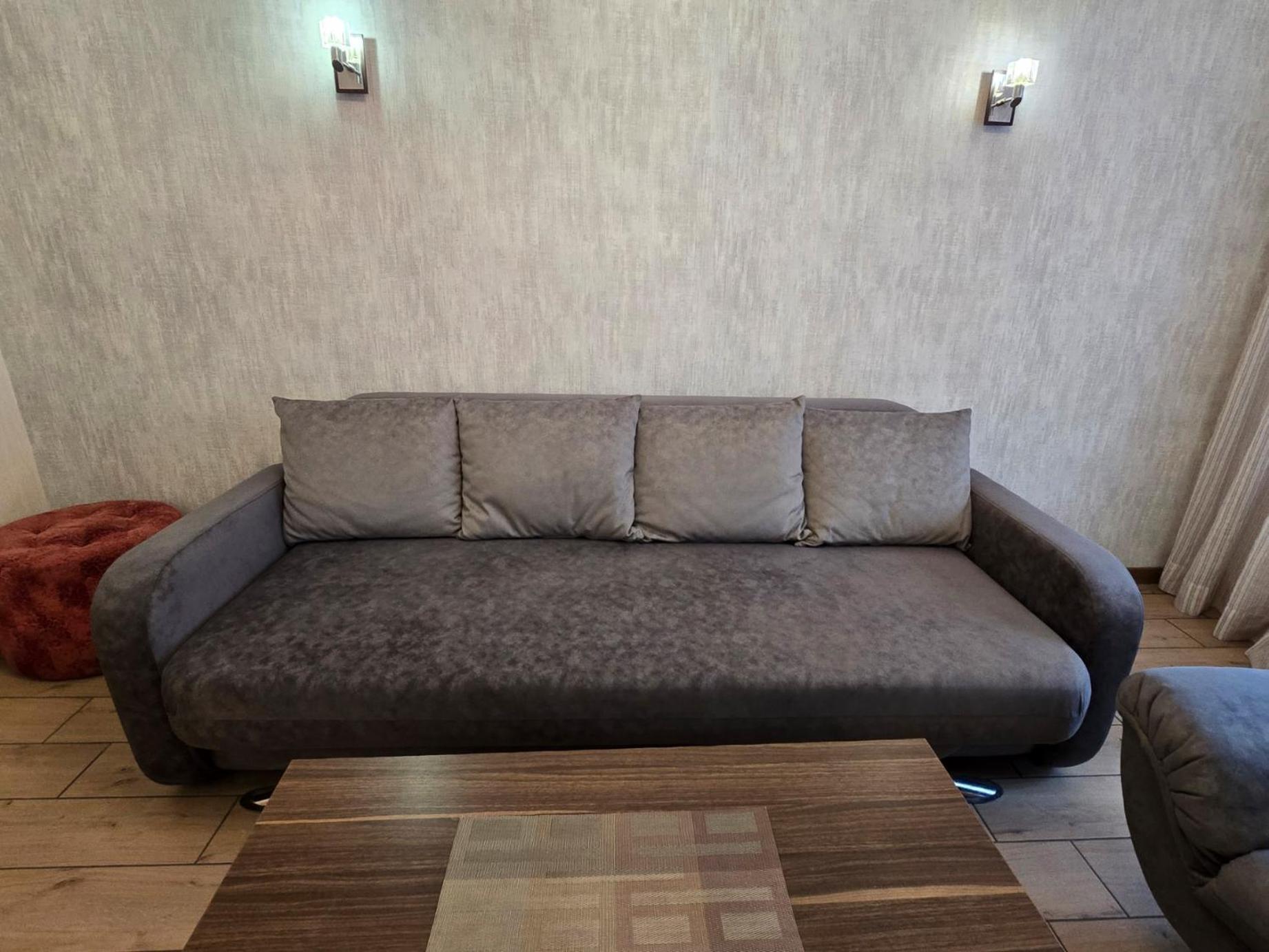 Home Hotel Apartments On Kontraktova Ploshcha Kiev Esterno foto
