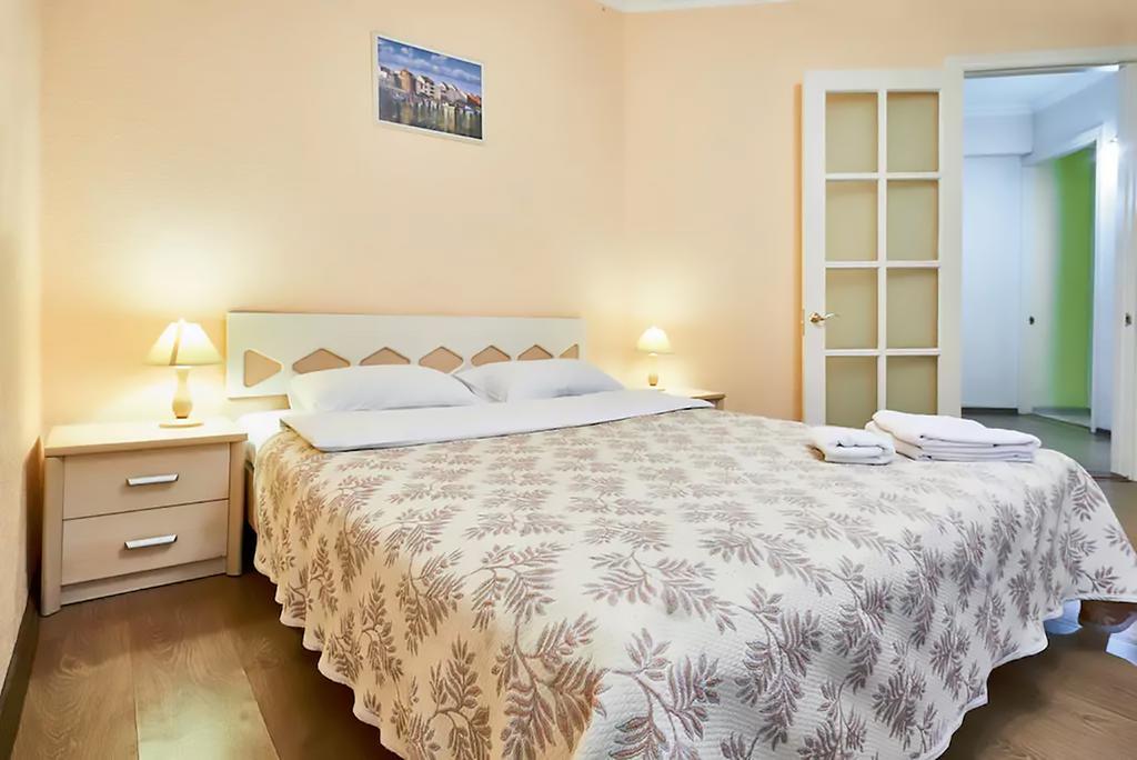 Home Hotel Apartments On Kontraktova Ploshcha Kiev Esterno foto