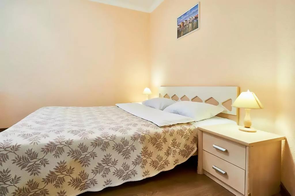Home Hotel Apartments On Kontraktova Ploshcha Kiev Esterno foto