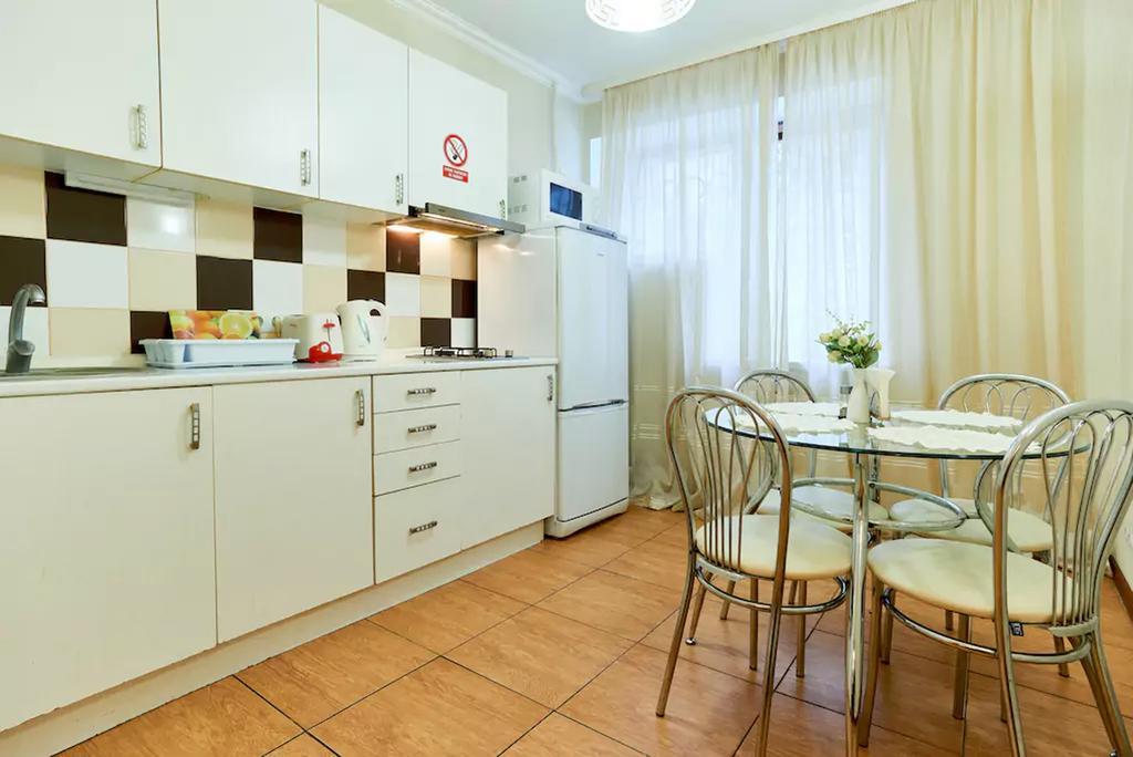 Home Hotel Apartments On Kontraktova Ploshcha Kiev Esterno foto