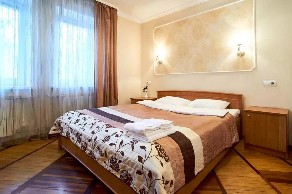 Home Hotel Apartments On Kontraktova Ploshcha Kiev Esterno foto