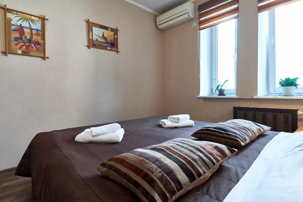 Home Hotel Apartments On Kontraktova Ploshcha Kiev Esterno foto