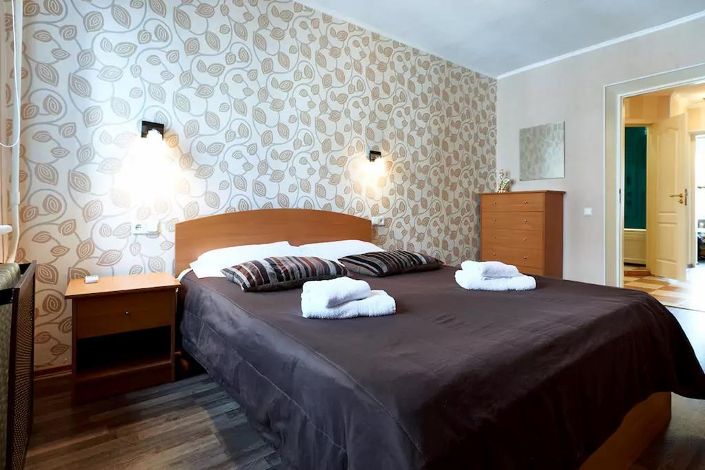 Home Hotel Apartments On Kontraktova Ploshcha Kiev Esterno foto